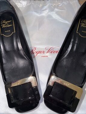 Roger Vivier Black w/ Gold Detail Patent Leather Heels Sz 36.5